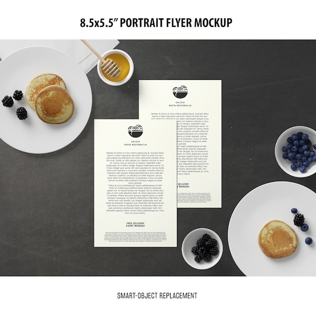 Kostenlose PSD 5,5x8,5 '' portrait flyer mockup