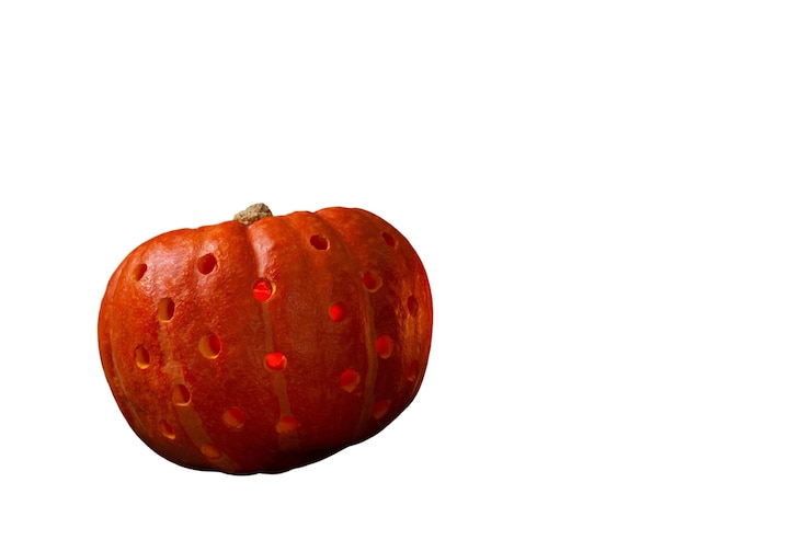 Kostenlose PSD blick auf einen gruseligen halloween-kürbis