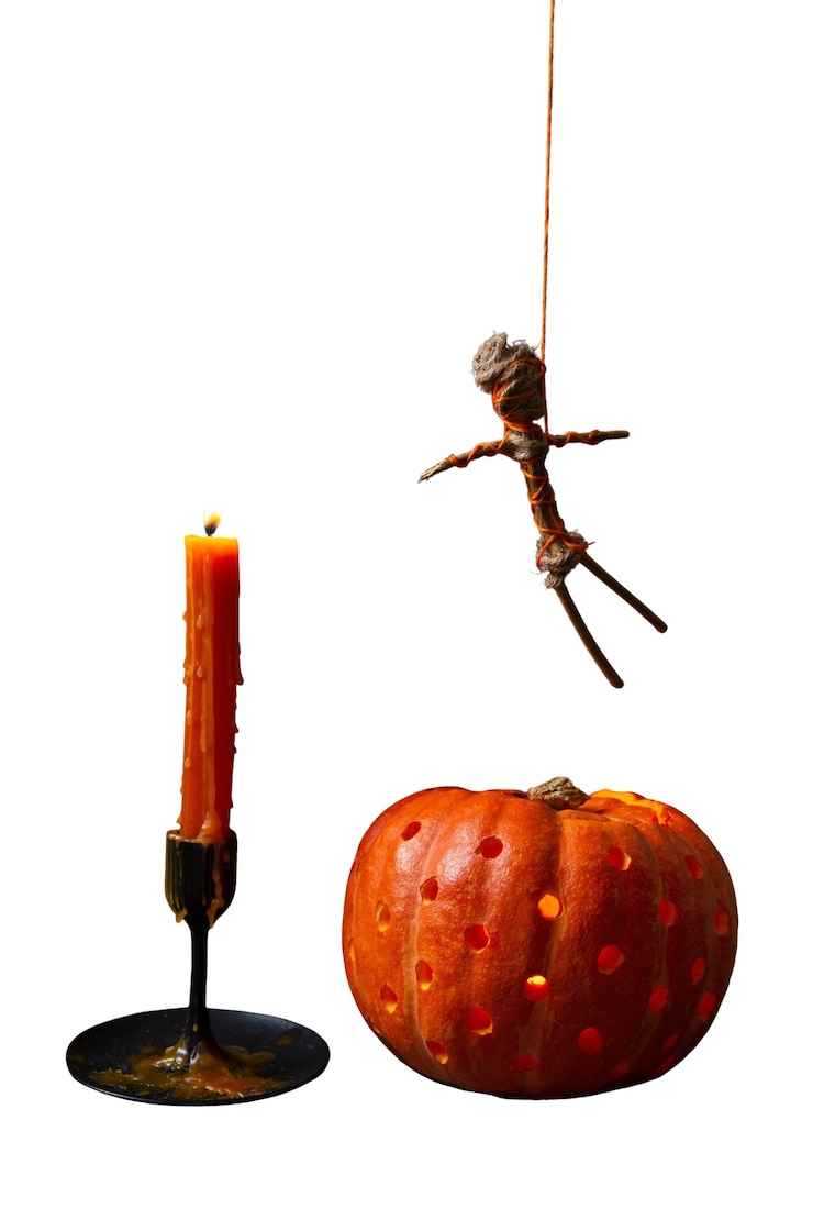 Kostenlose PSD blick auf einen gruseligen halloween-kürbis
