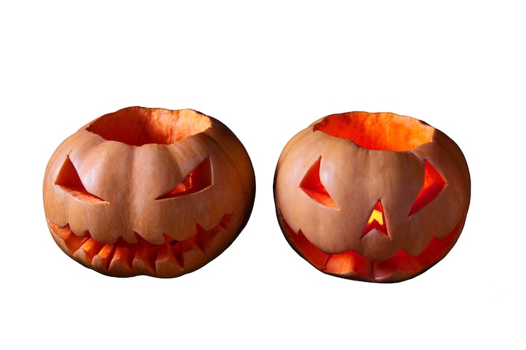 Kostenlose PSD blick auf einen gruseligen halloween-kürbis