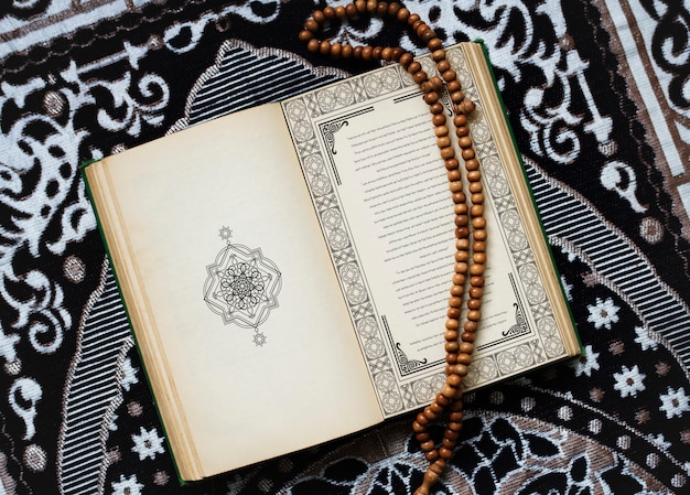 Der Koran, der zentrale religiöse Text des Islam