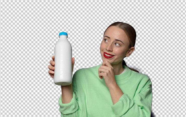Kostenlose PSD junge blonde frau mit einer milchflasche