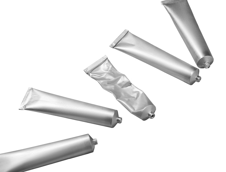 Kostenlose PSD metallrohrbehälter isoliert