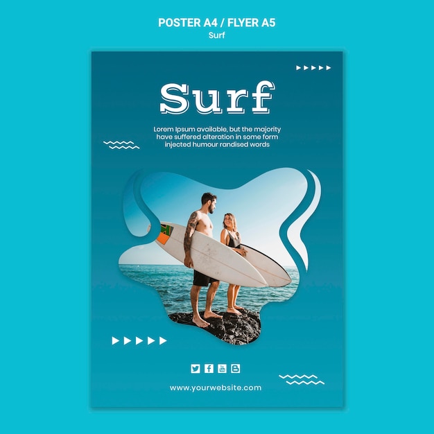 Paar am meer mit surfbrettplakat