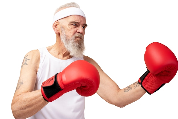 Porträt eines älteren Mannes mit Boxhandschuhen