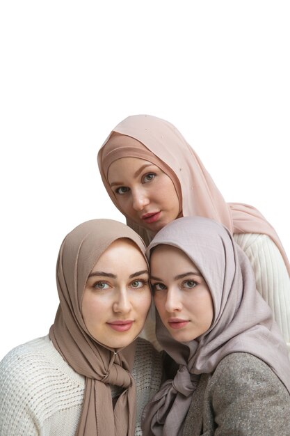 Porträt von Frauen, die Hijab tragen