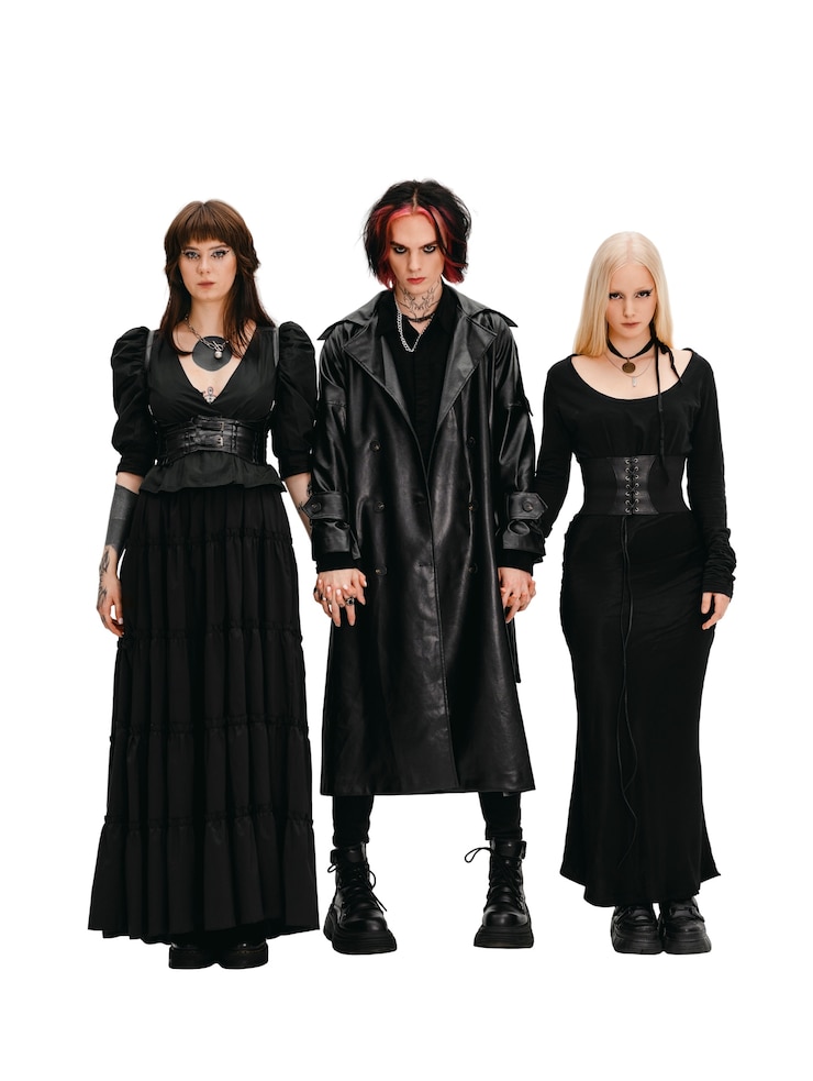 Kostenlose PSD porträt von teenagern mit schwarzer kleidung im gothic-stil