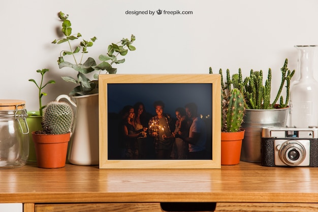 Rahmen Mockup mit vielen Pflanzen
