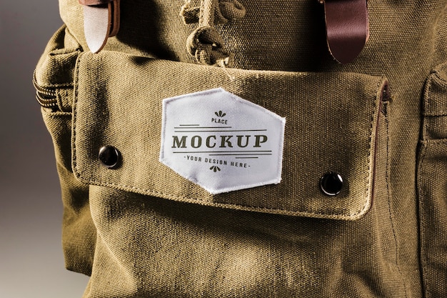 Stoff-patch-modell auf dem rucksack