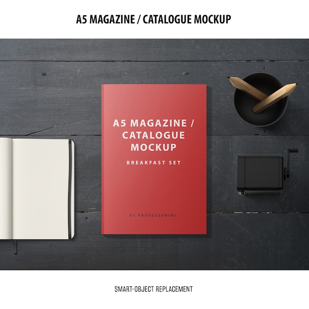 Kostenlose PSD zeitschriftenkatalog mockup