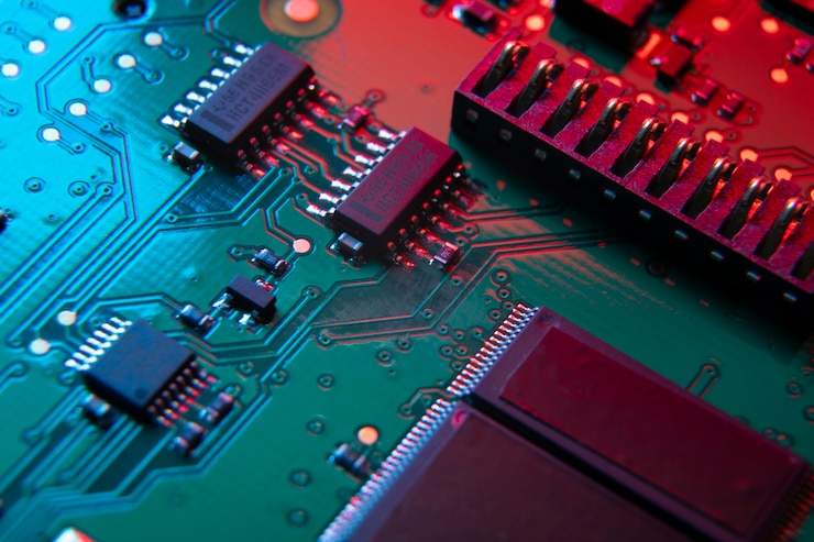Gratis Foto circuit board close-up with different components