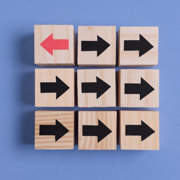 crowd of black arrow and rebel red arrow