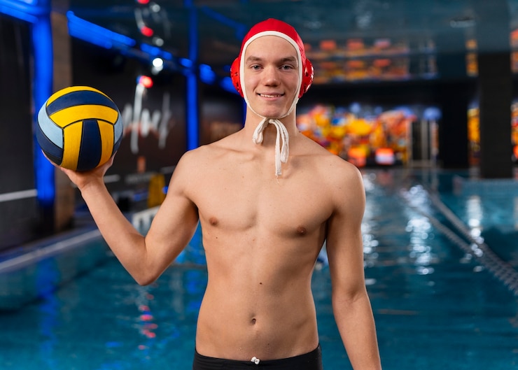 Gratis Foto medium shot waterpolo  player with equipment