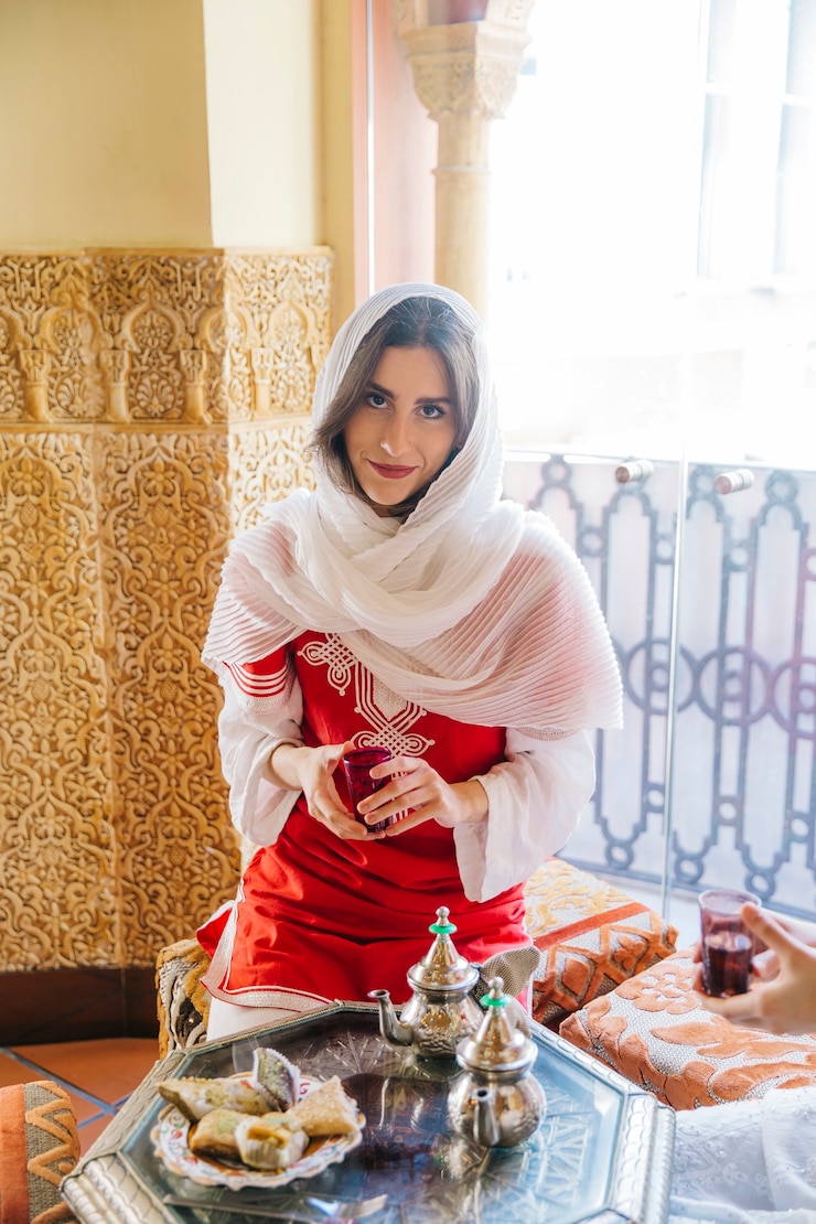 Gratis Foto muslim woman in arab restaurant