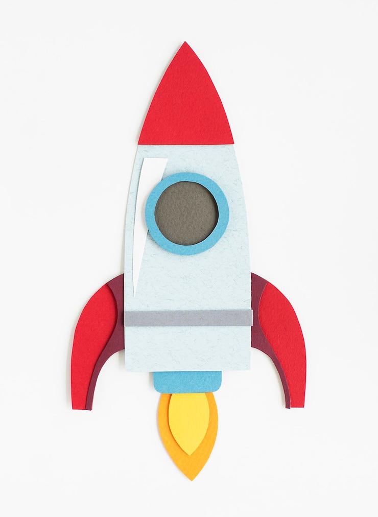 Gratis Foto paper craft design of launch rocket