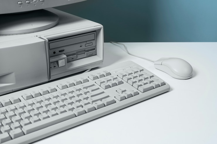 Gratis Foto retro computer and technology with monitor and hardware
