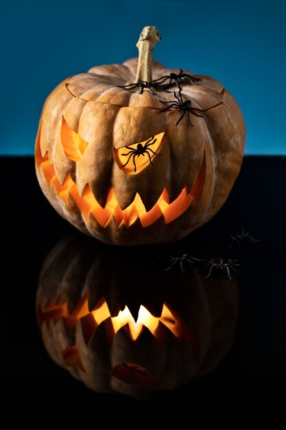 spooky halloween pumpkin carving