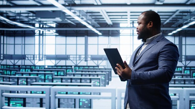 IT specialist looking for network issues affecting rigs performance using tablet