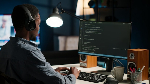 Network operator upgrading script and combining HTML code with IT language