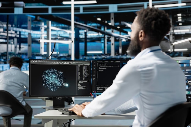 Server farm employee using AI algorithms clustering unstructured data