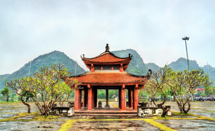 Photo ly thai to beer house at hoa lu ancient capital of vietnam trang an scenic landscape complex