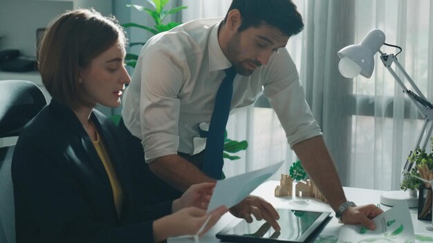 Professional business man present sustainable idea to manager alimentation