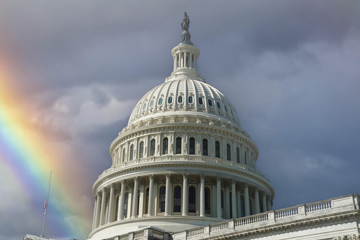 Photo rainbow on washington dc capitol detail