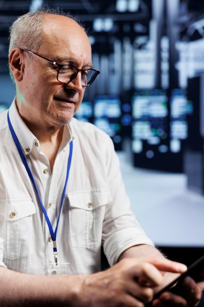serviceman setting up vpn servers