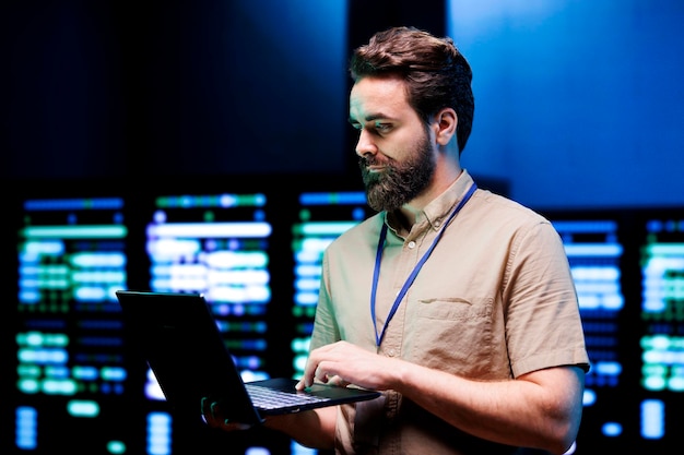 Specialist doing blade server scans