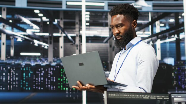 Data center programmer uses node tree software to identify equipment issues