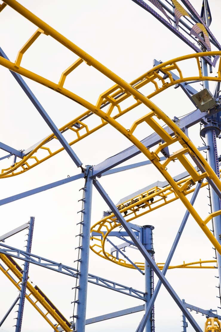 Miễn phí Photo low angle view of roller coaster rail at amusement park