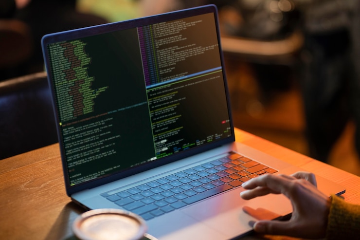 Miễn phí Photo người trước máy tính làm việc với html