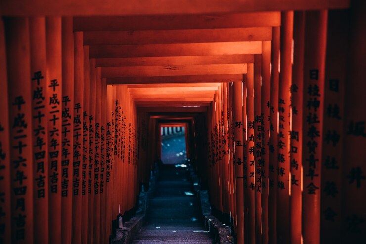 Miễn phí Photo wide shot of a red gateway path of chinese temple