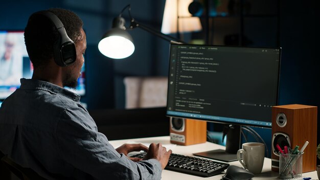 Network operator upgrading script and combining HTML code with IT language