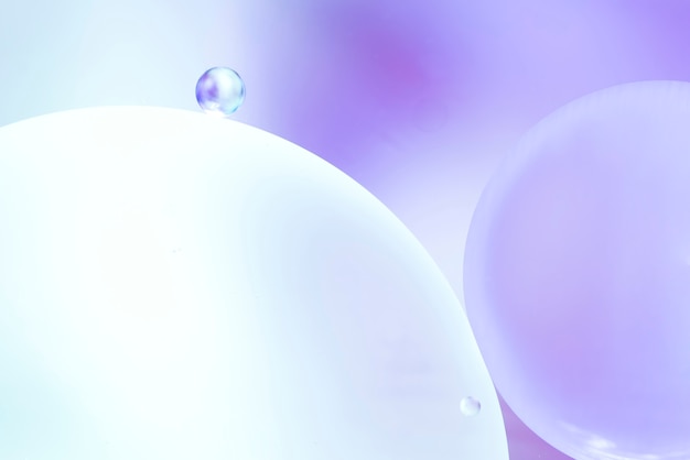 Abstrait violet et bleu doux avec des bulles