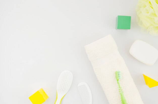 Photo gratuite accessoires de bain vue de dessus pour bébé