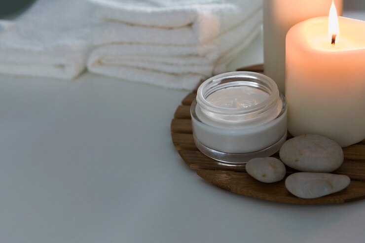 Photo gratuit accessoires de concept de baignoire à angle élevé avec espace de copie