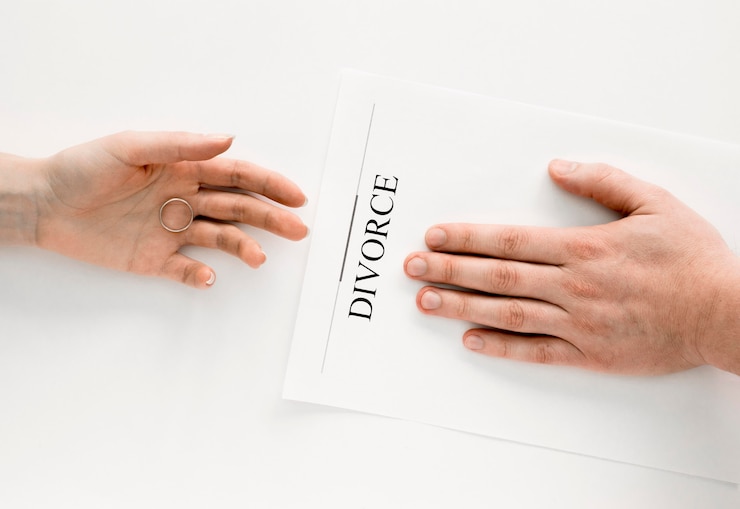 Photo gratuit accord de divorce pour couple
