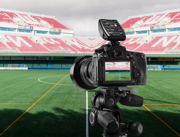 Photo gratuite actualités sportives avec champ d'enregistrement par caméra