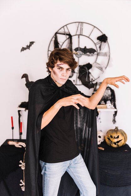 Photo gratuite adolescent, halloween, sombre, faire, zombie, gestes