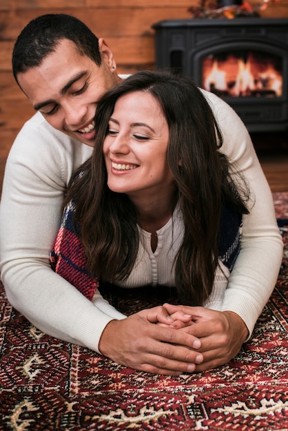 Adorable Jeune Couple Amoureux