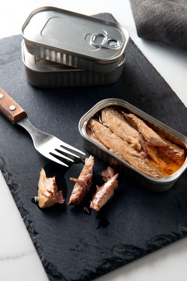 Photo gratuit aliments conditionnés en canettes