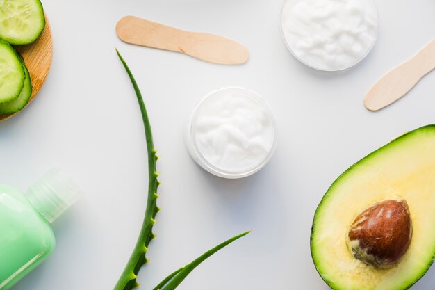 Aloe vera et concombre avec crème de beauté