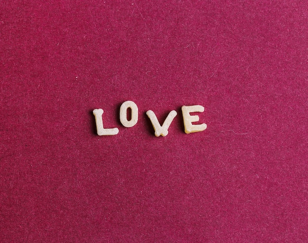 Amour fait avec des lettres de pâtes