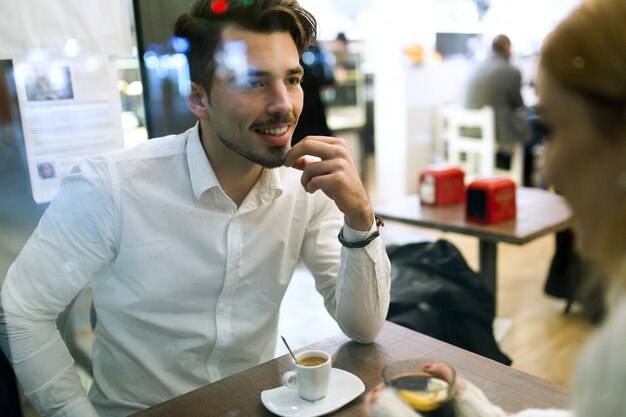 amusant un restaurant intérieur amour gai