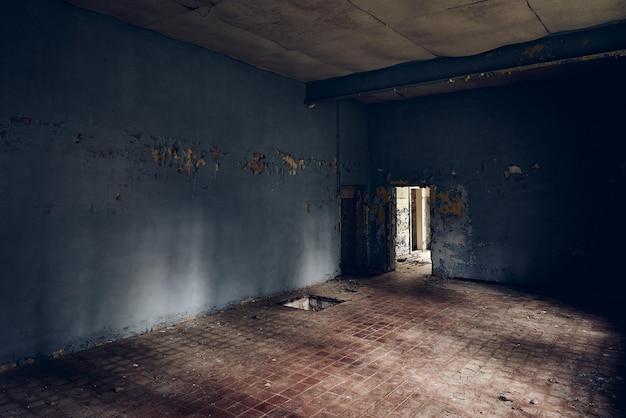 Ancien bâtiment se détériorant avec le temps