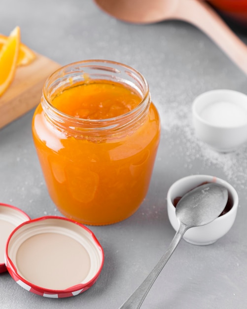 Photo gratuite angle élevé de confiture d'orange