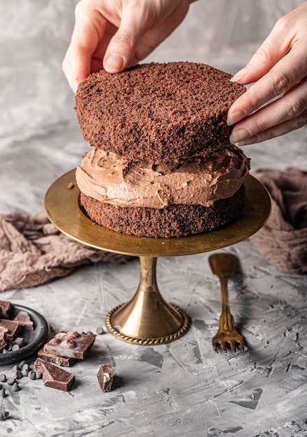 Angle élevé du concept de délicieux gâteau au chocolat