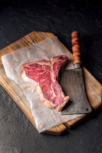 Angle élevé de viande avec couperet