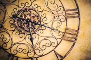 Photo gratuite antique clock sur un mur